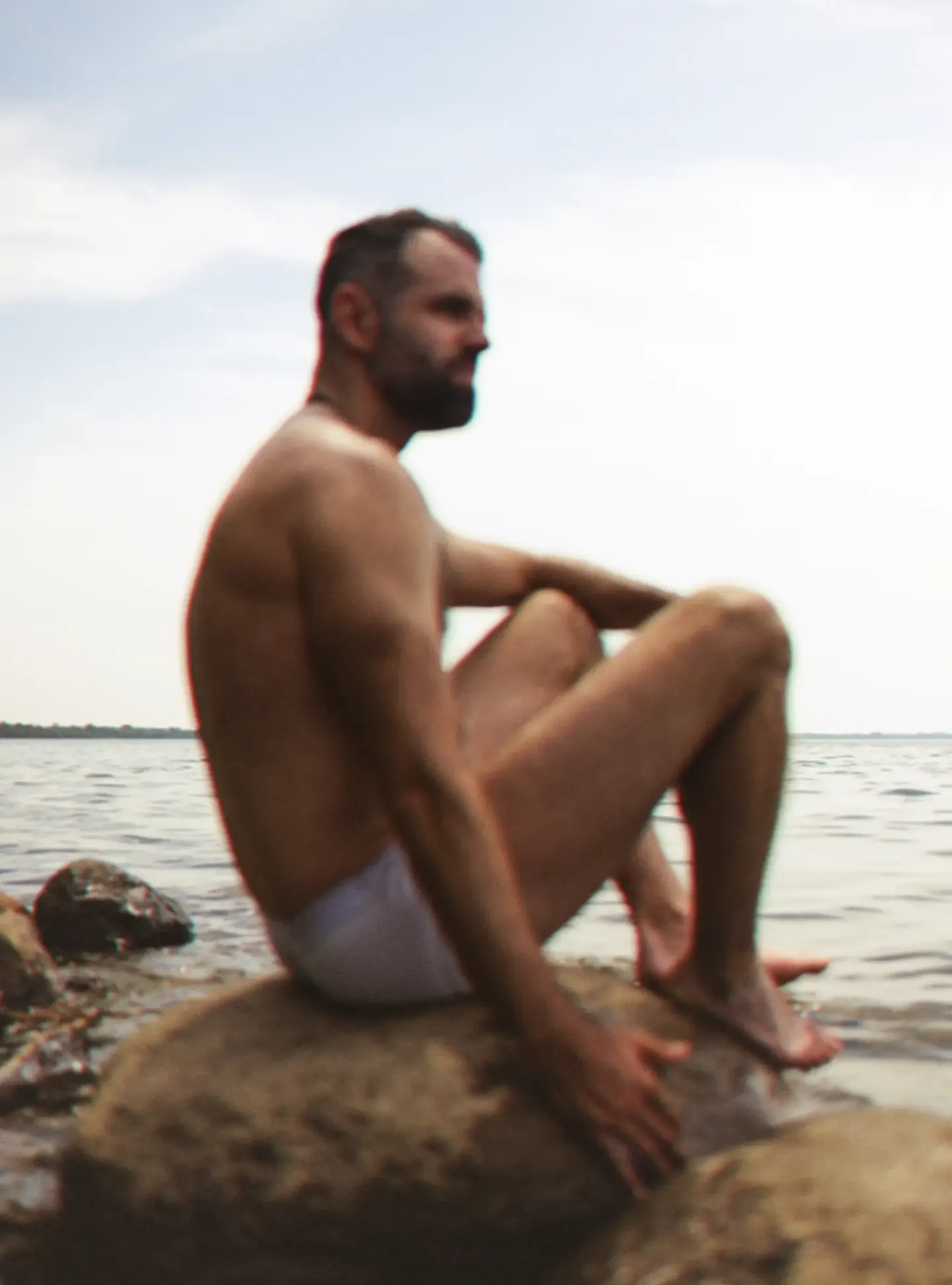 Séance photo boudoir homme en nature — Simon Bonnallie photographe Montréal